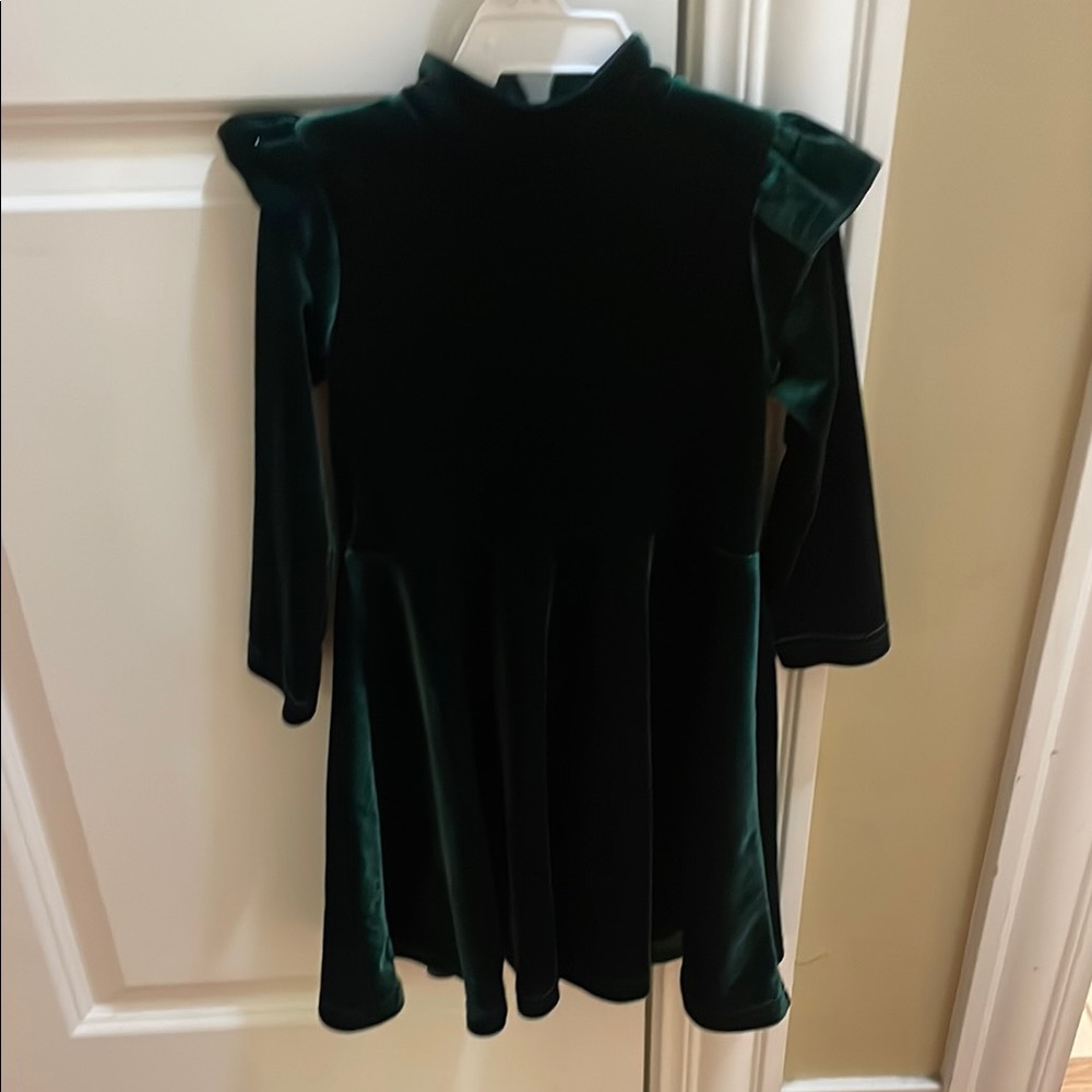 Icy city co emerald velvet dress in size 2T